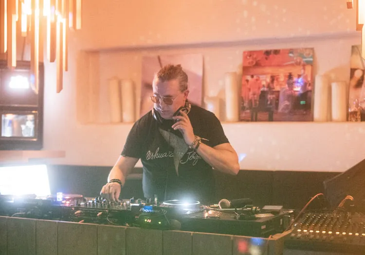 Marc Kukka am DJ Pult