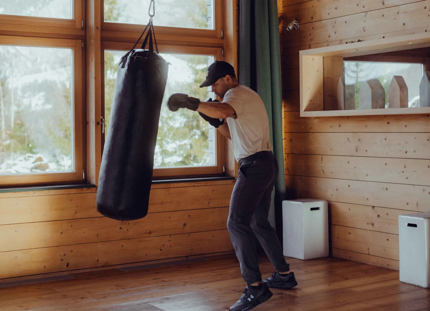 Yoga vor Bergkulisse