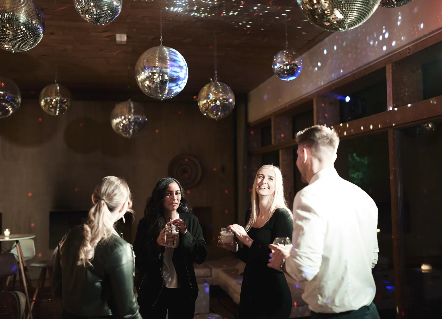 DJ auf der Hotelterrasse